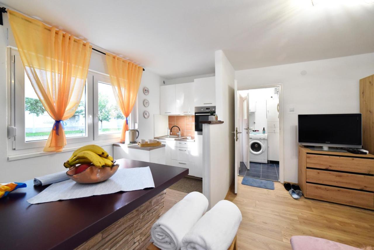 Studio Apartment Aneta ซาเกร็บ ภายนอก รูปภาพ
