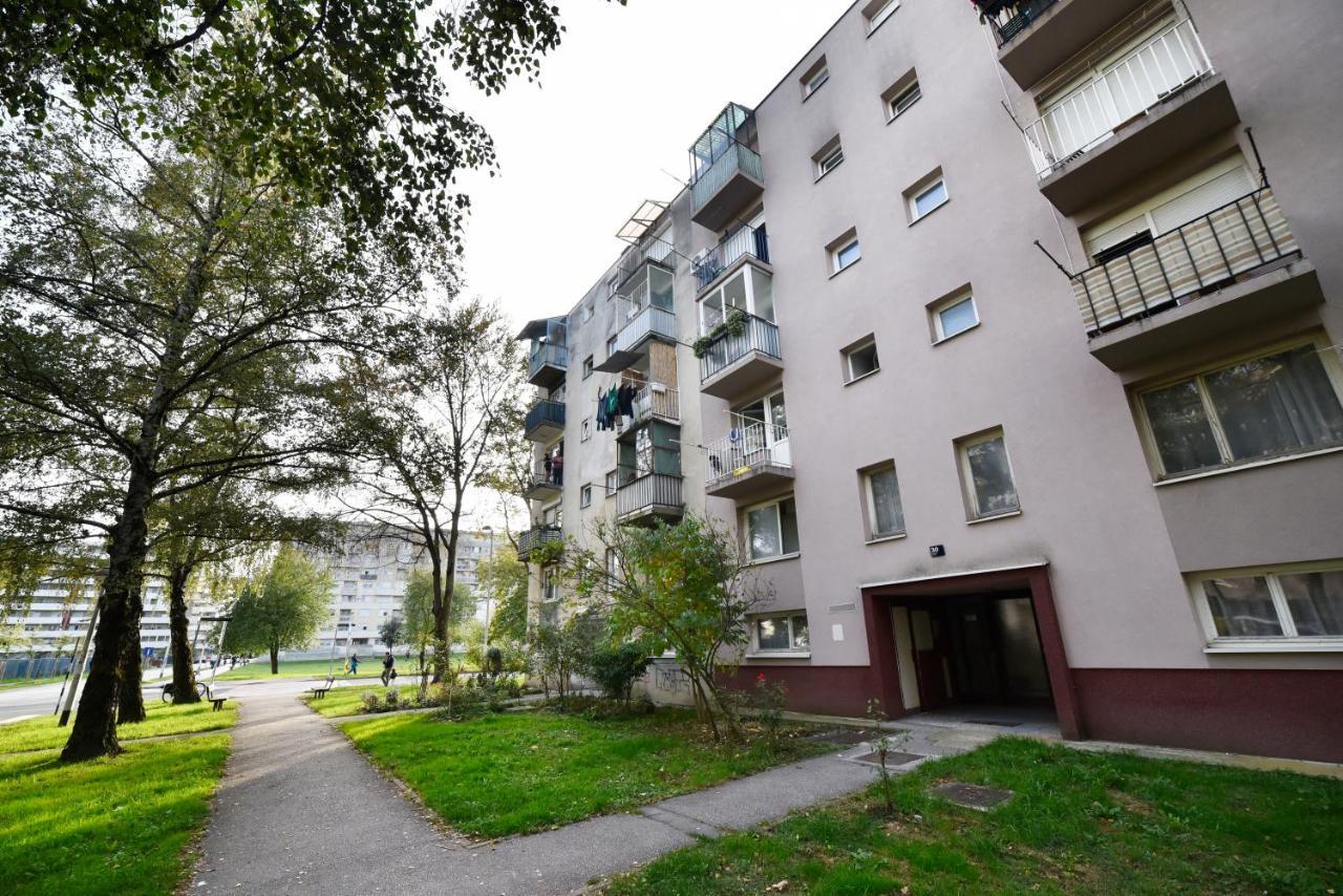 Studio Apartment Aneta ซาเกร็บ ภายนอก รูปภาพ
